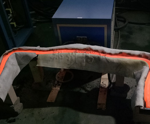 高頻淬火設(shè)備對穩(wěn)定桿進行淬火熱處理