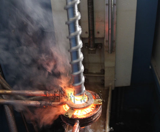 螺桿淬火，選用中頻淬火電源