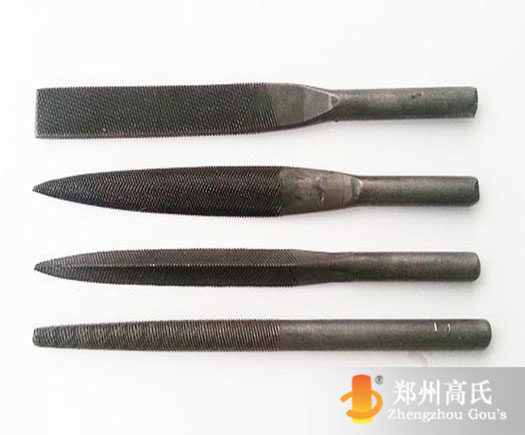 感應(yīng)淬火設(shè)備對銼刀進(jìn)行淬火