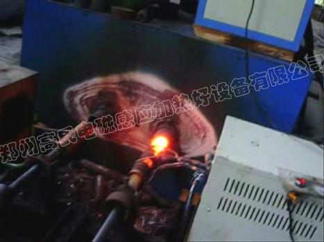 利用高頻淬火機對無縫鋼管進行退火熱處理